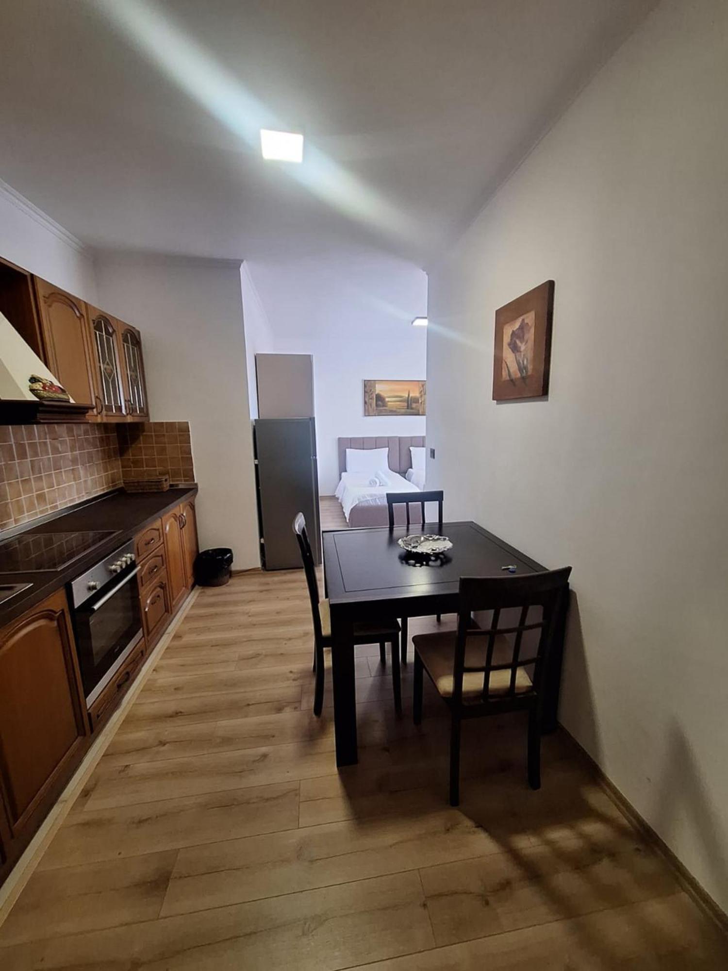 Albania Apartment Near Tirana City Center Double Or Twin Bed Exterior photo